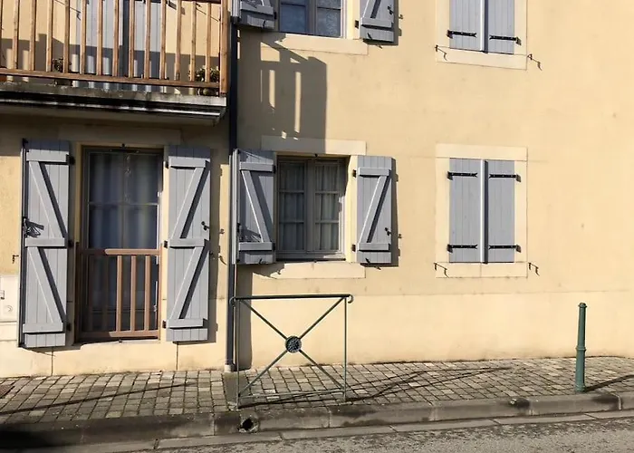 Apartment Avec Deux Chambres. *