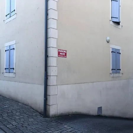 Avec Deux Chambres. דירה