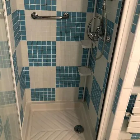 Avec Deux Chambres. ארגלס-גזוסט