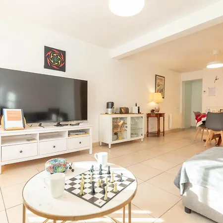 Avec Deux Chambres. דירה