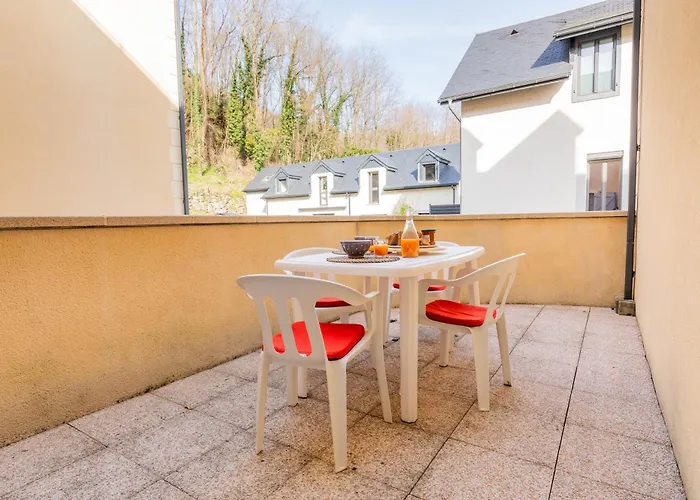 Avec Deux Chambres. * Argelès-Gazost